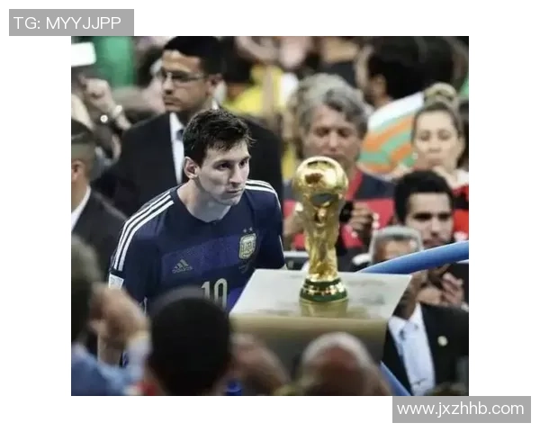 《全球足球巨星精彩瞬间集:球场传奇与背后故事全记录》 《全球足球巨星精彩瞬间集:球场传奇与背后故事全记录》